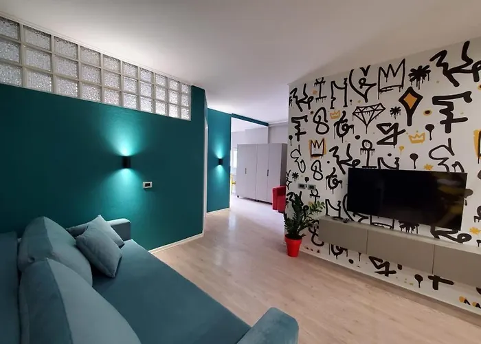 Helga's Deluxe 3 * Тирана