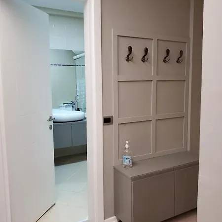 Apartment Helga's Deluxe 3 Tirana