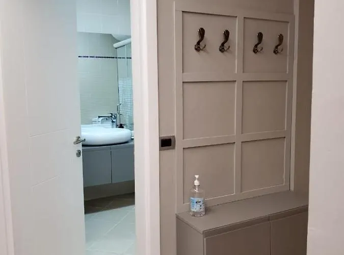 Apartment Helga's Deluxe 3 Tirana